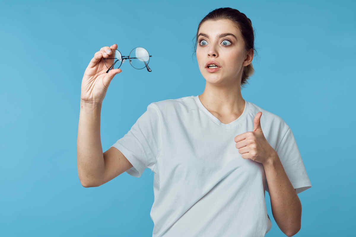 Laser Eye Surgery vs. Contact Lenses vs. Glasses 1